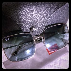 SOLD! Ray Ban ‘1971 Series square sunglasses